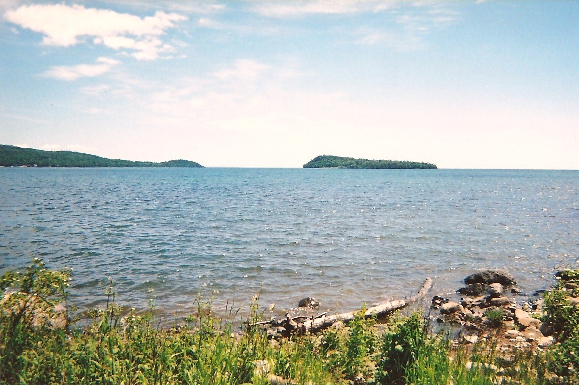 Lake_Superior_from_Grand_Portage,_MN,_2008_-_panoramio